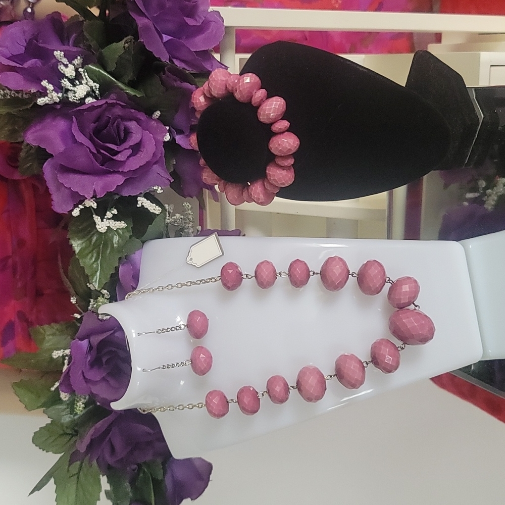 (NWT) Beaded Necklace, Drop Earring & Bracelet Set